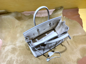 BK 30cm togo 皮 10 Carrie 奶昔白/银扣