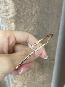 JUSTE UN CLOU BRACELETS gold with diamonds