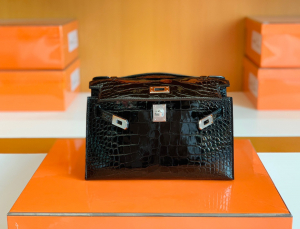 极品现货 Mini KL 一代 kl pochette crocodile 22cm 黑色 美洲 亮面鳄鱼🐊 方块 银扣 Y刻