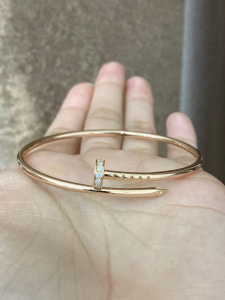 JUSTE UN CLOU BRACELETS gold with diamonds