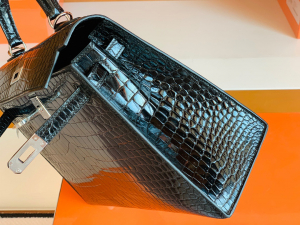 Kuwait Shop  KL 25cm Black porosus crocodile leather 黑色 亮面鳄鱼皮🐊 湾鳄倒V 银扣 Y刻 超级漂亮啊啊啊