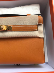 MiniKL pochette 1H toffee 太妃糖 Swift calfskin Gold hardware