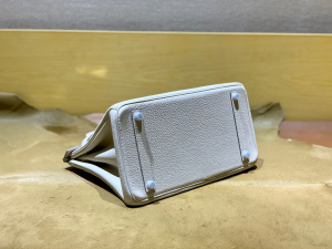 BK 30cm togo 皮 10 Carrie 奶昔白/银扣