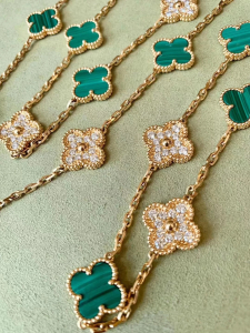 Van Cleef & Arpels Vintage Alhambra long necklace, 20 motifs , gold, Diamond, Mother-of-pearl