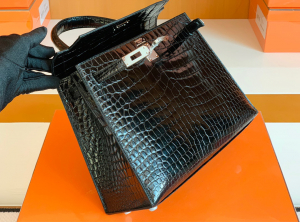 Kuwait Shop  KL 25cm Black porosus crocodile leather 黑色 亮面鳄鱼皮🐊 湾鳄倒V 银扣 Y刻 超级漂亮啊啊啊