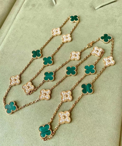 Van Cleef & Arpels Vintage Alhambra long necklace, 20 motifs , gold, Diamond, Mother-of-pearl