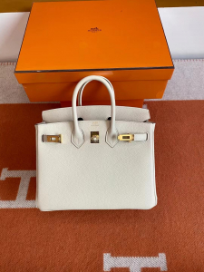 Saudi Arabia HM bk 25 奶昔白Carie togo金扣～ 仙气十足