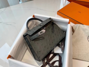 HM expo dubai kl mini 2 ostrich 8f color