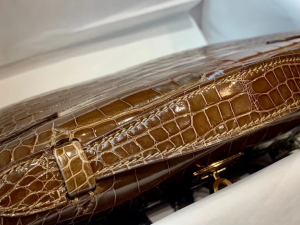 Hong Kong HM KL Pochette CC31 Miel Shiny Alligator Crocodile