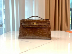 Hong Kong HM KL Pochette CC31 Miel Shiny Alligator Crocodile
