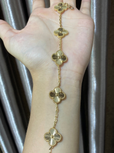 Van Cleef & Arpels Vintage Alhambra Bracelet in 18k Yellow Gold with 5 Motifs