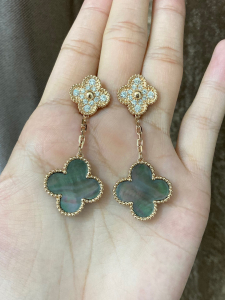Magic Alhambra Earrings in 18k Pink Gold set with 2 motifs of Mother-of-pearl and Diamonds