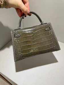 HM Expo 2020 Dubai Mini kl ll Alligator shiny 亮面鳄鱼🐊  6c 灰绿色 银扣 顶级手缝😍