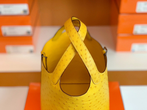 Saudi Arabia Kuwait Qatar HM Picotin Lock 22 Ostrich Yellow