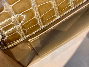 Hong Kong HM KL Pochette CC31 Miel Shiny Alligator Crocodile