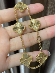 Van Cleef & Arpels Vintage Alhambra Bracelet in 18k Yellow Gold with 5 Motifs