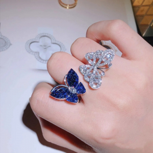 Van Cleef & Arpels Two Butterfly rings in 18k White Gold with Diamonds