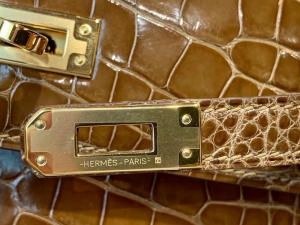 Hong Kong HM KL Pochette CC31 Miel Shiny Alligator Crocodile