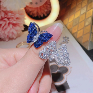 Van Cleef & Arpels Two Butterfly rings in 18k White Gold with Diamonds