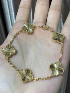 Van Cleef & Arpels Vintage Alhambra Bracelet in 18k Yellow Gold with 5 Motifs