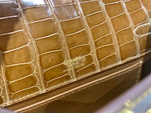 Hong Kong HM KL Pochette CC31 Miel Shiny Alligator Crocodile