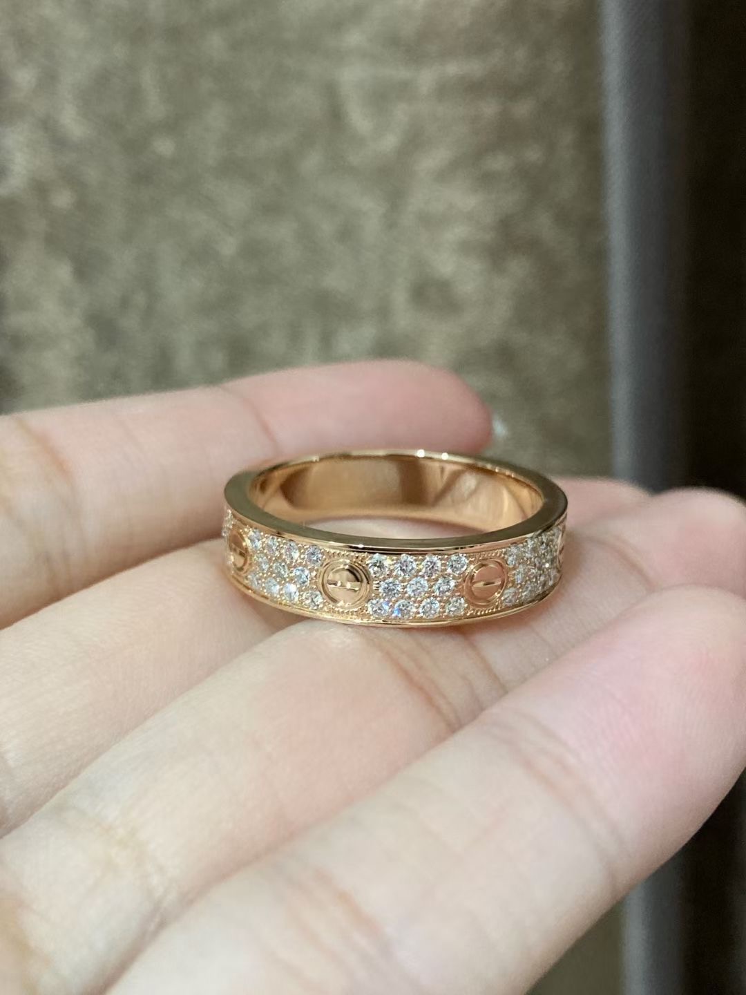 LOVE RING IN 18K GOLD WITH DIAMONDS