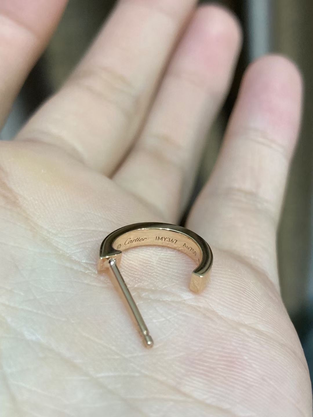 C earrings 18k gold