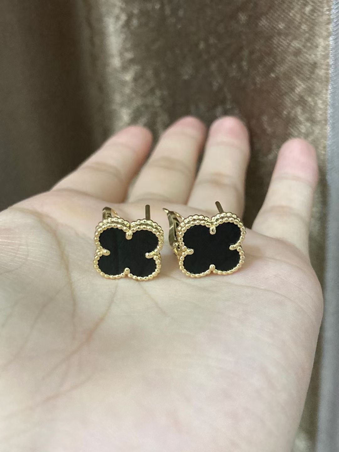 VCA Magic Alhambra 1 motif Earrings