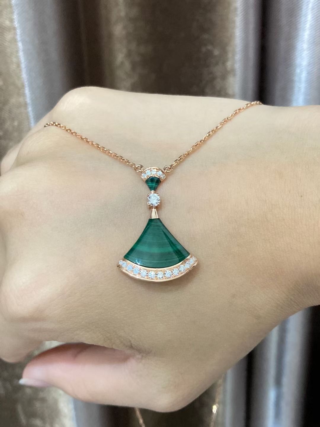 Stone Malachite DIVAS’ DREAM necklace