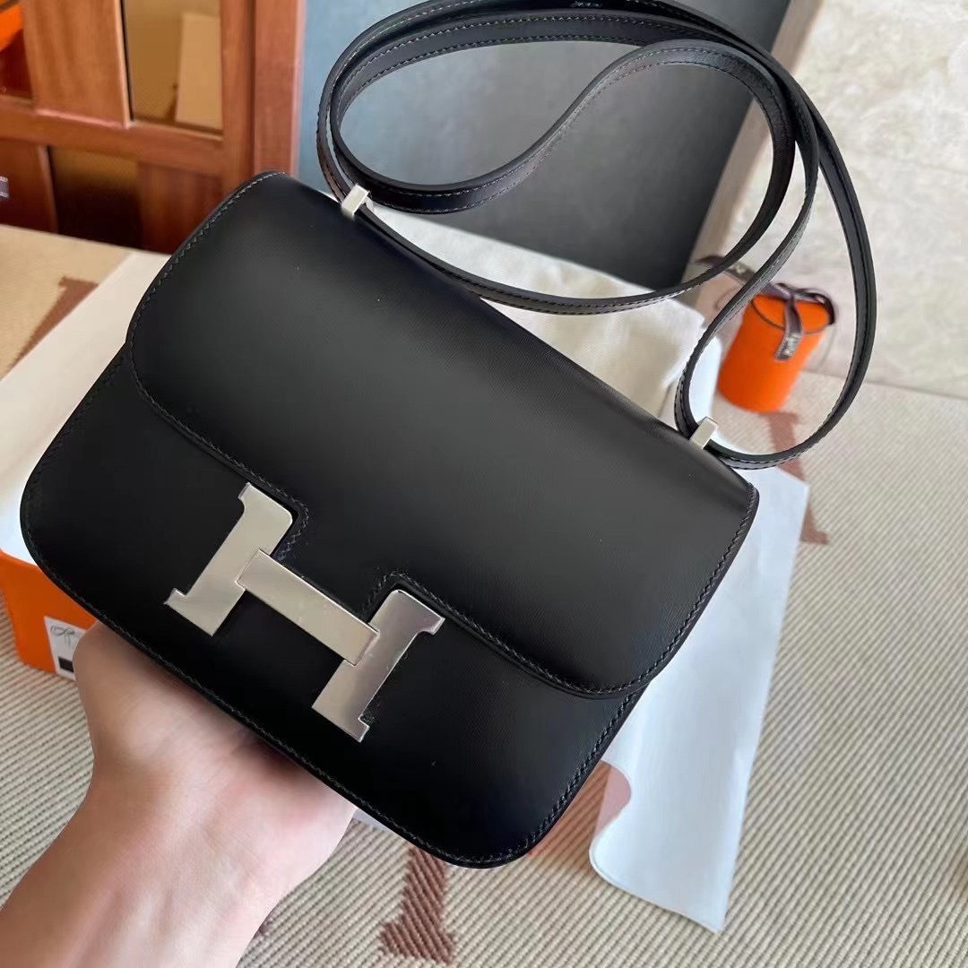 Qatar Al Jumaliyah HM Constance 18cm Box calfskin CC89 Noir PHW