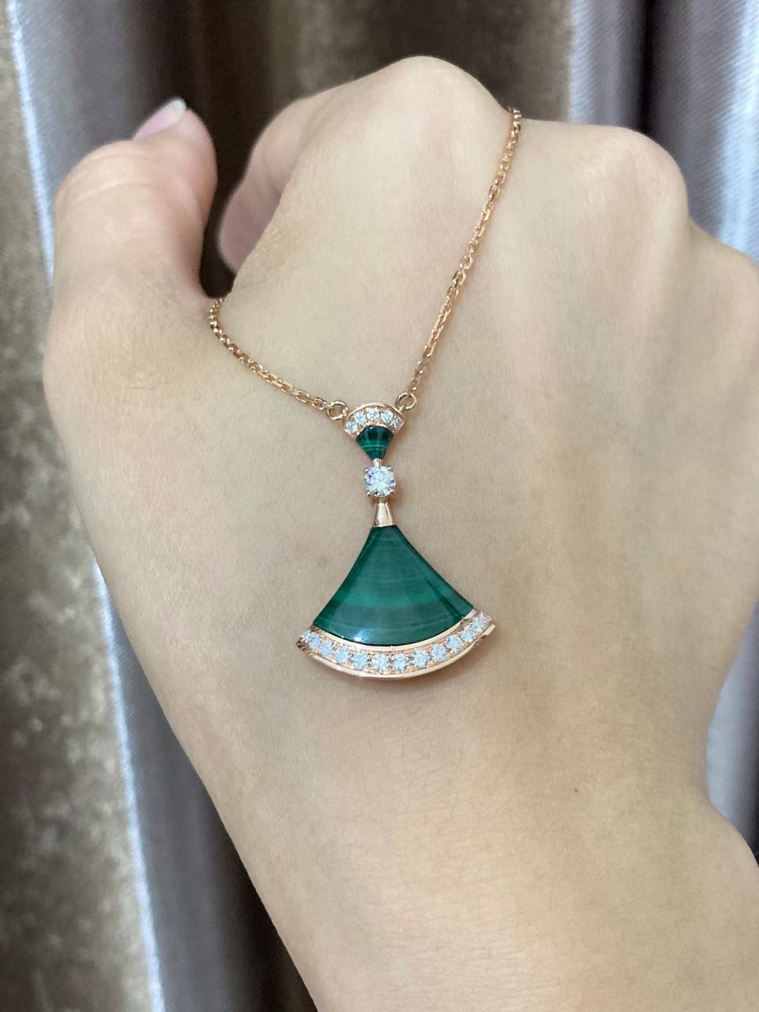 Stone Malachite DIVAS’ DREAM necklace