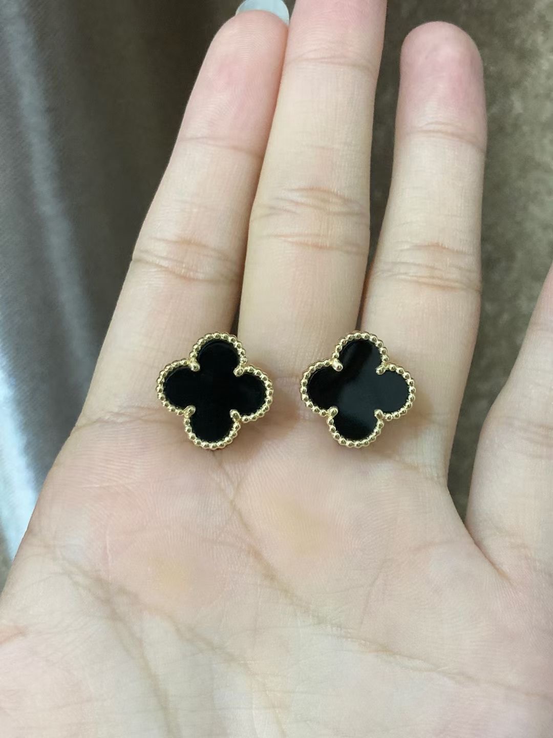 VCA Magic Alhambra 1 motif Earrings