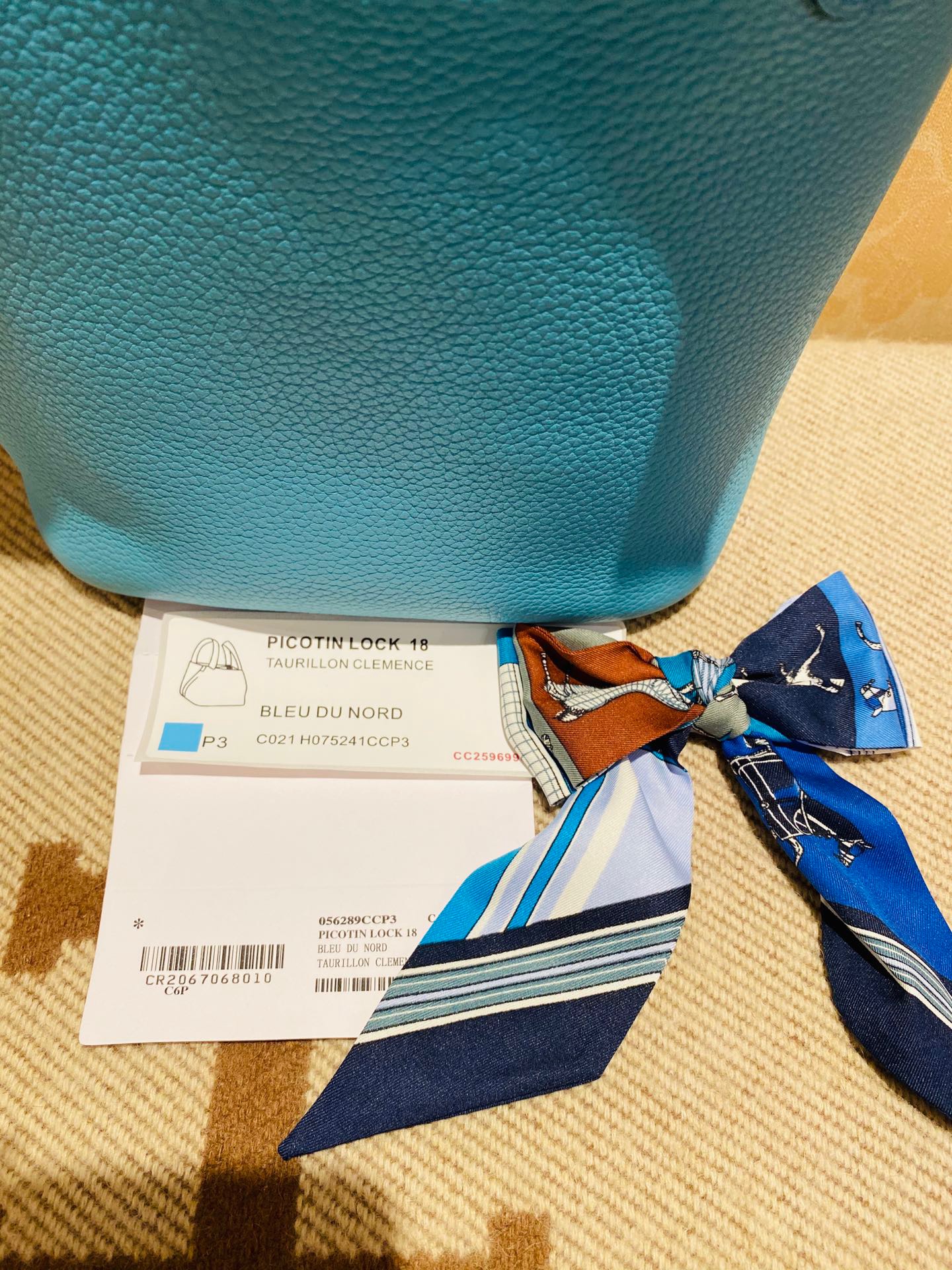现货 Picotin Lock 18 水桶菜蓝子 P3 Bleu Du Nord  北方蓝 clemence大牛 超级松软舒适哈 漂亮~~ 蝴蝶结不能送 需另付费[调皮]