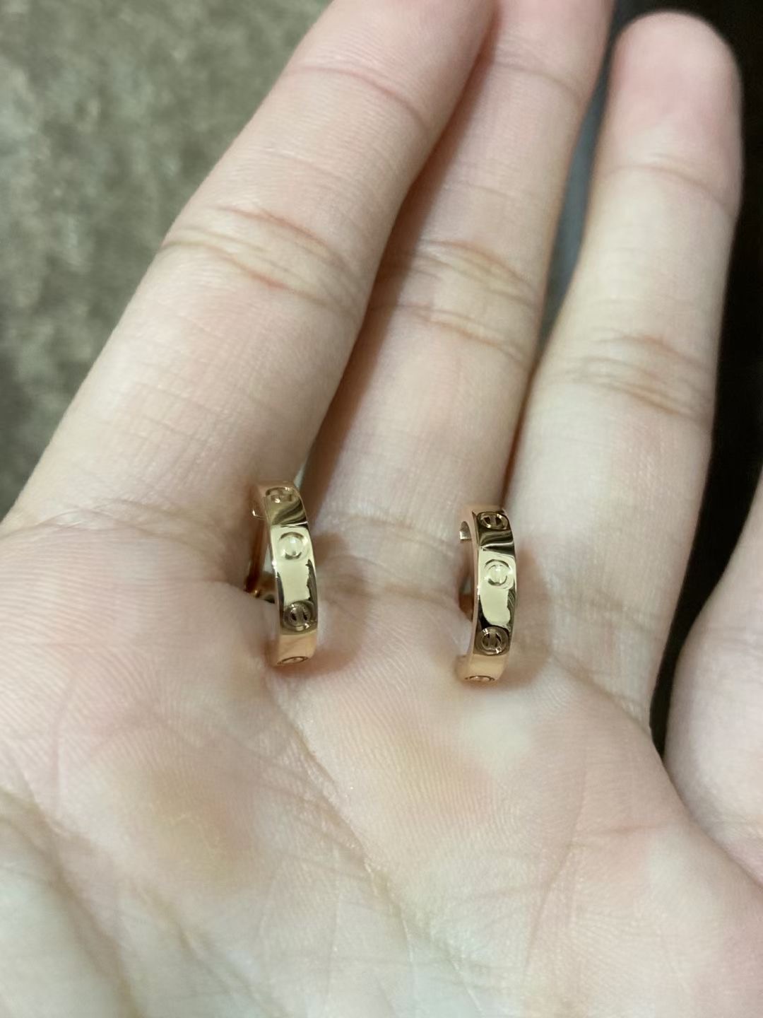 C earrings 18k gold