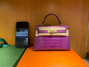 Qatar HM KL mini crocodile purple