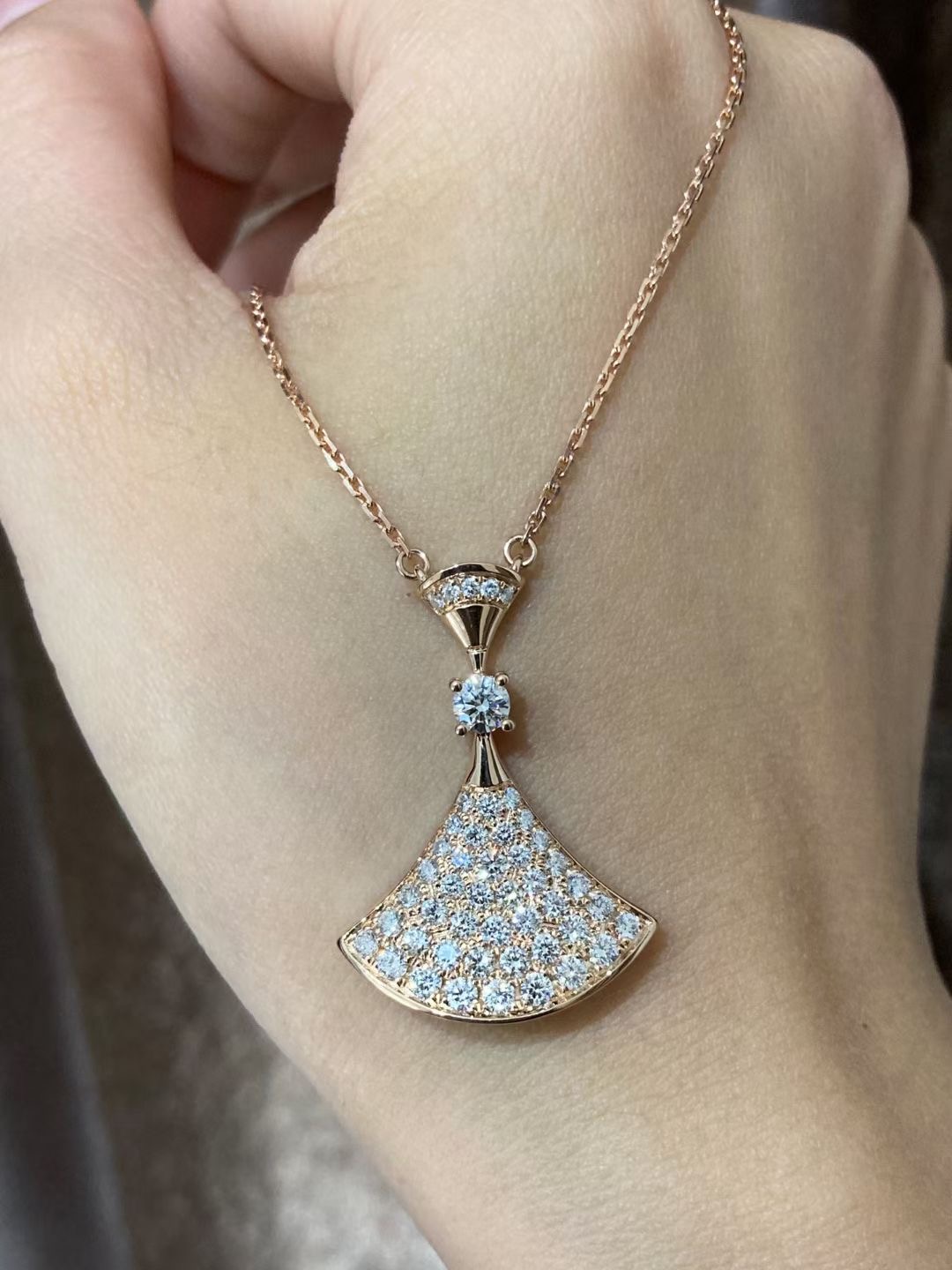 DIVAS’ DREAM necklace 18k gold with full diamond