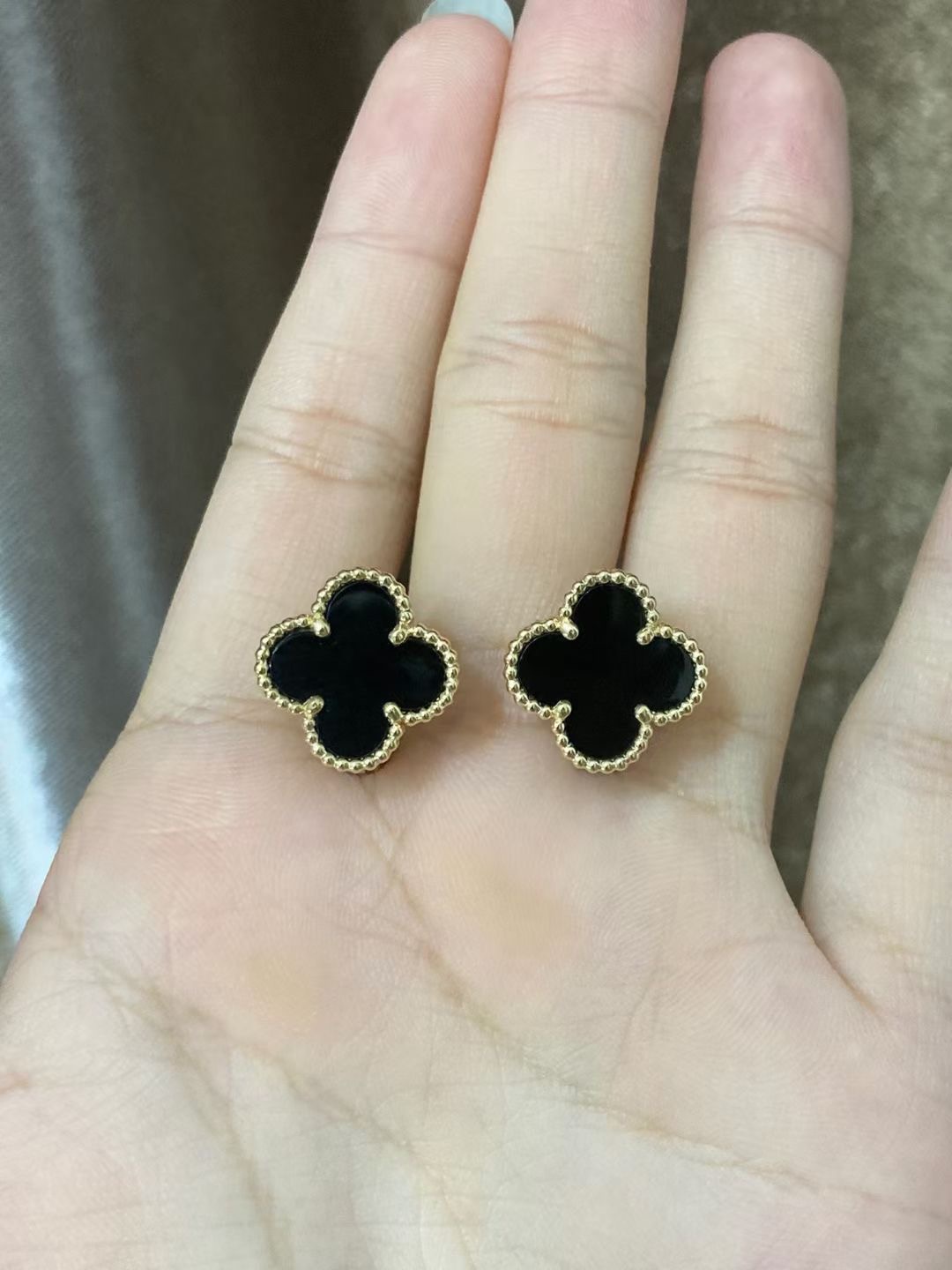 VCA Magic Alhambra 1 motif Earrings