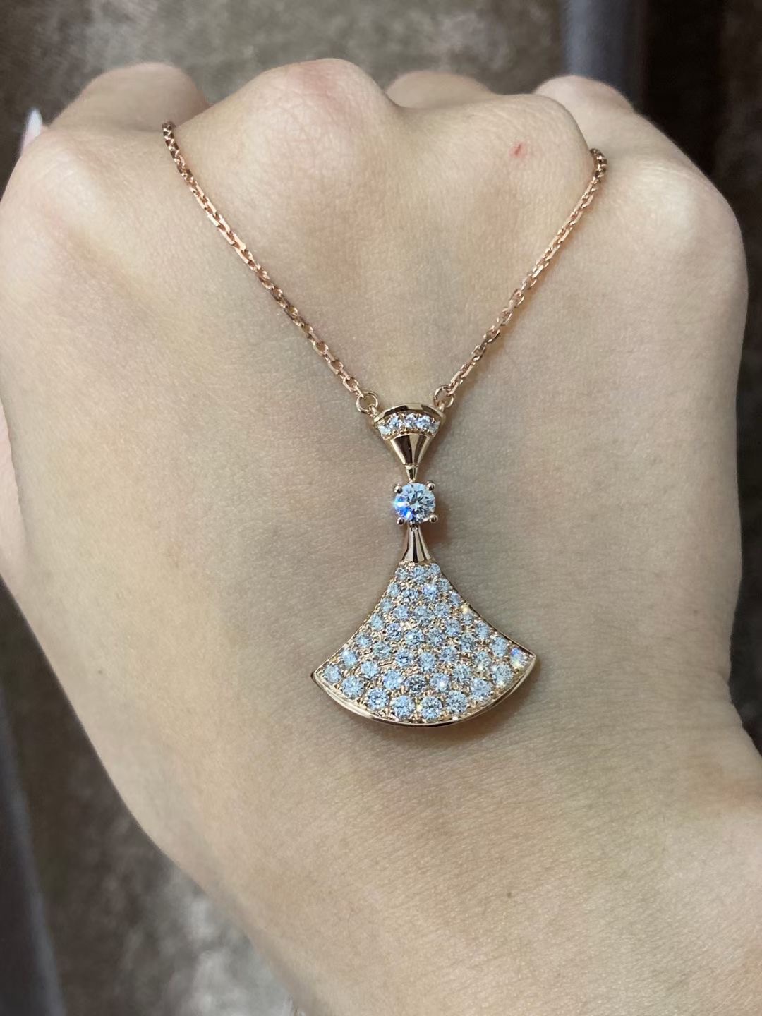 DIVAS’ DREAM necklace 18k gold with full diamond