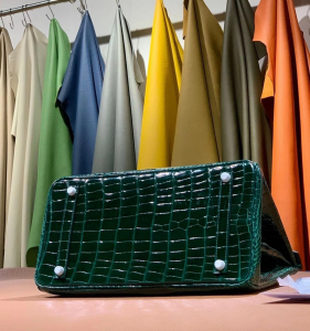 HM crocodile leather 100%法国原装正品鳄鱼皮 法国GC皮厂，野生湾鳄bk35 6Q翡翠绿 银扣