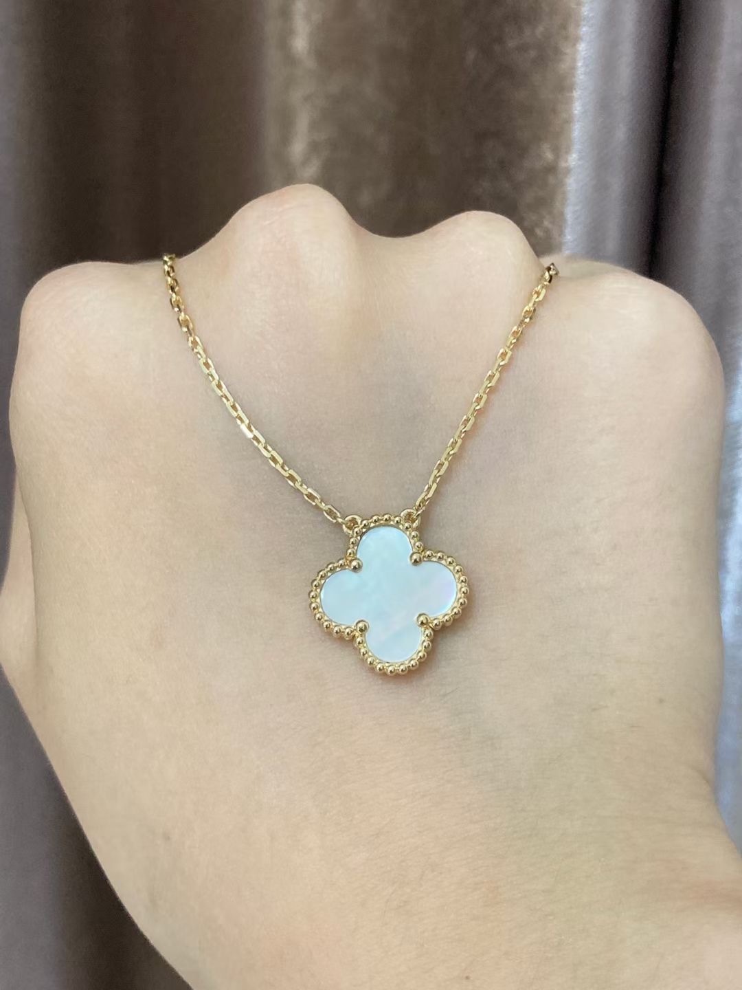 VAN CLEEF & ARPELS PURE ALHAMBRA medium necklace
