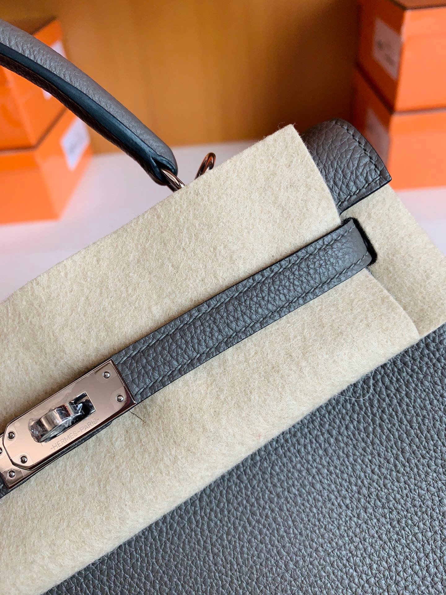 Dubai shop KL 25cm 8F锡器灰 Etain Togo皮 银扣 Y刻