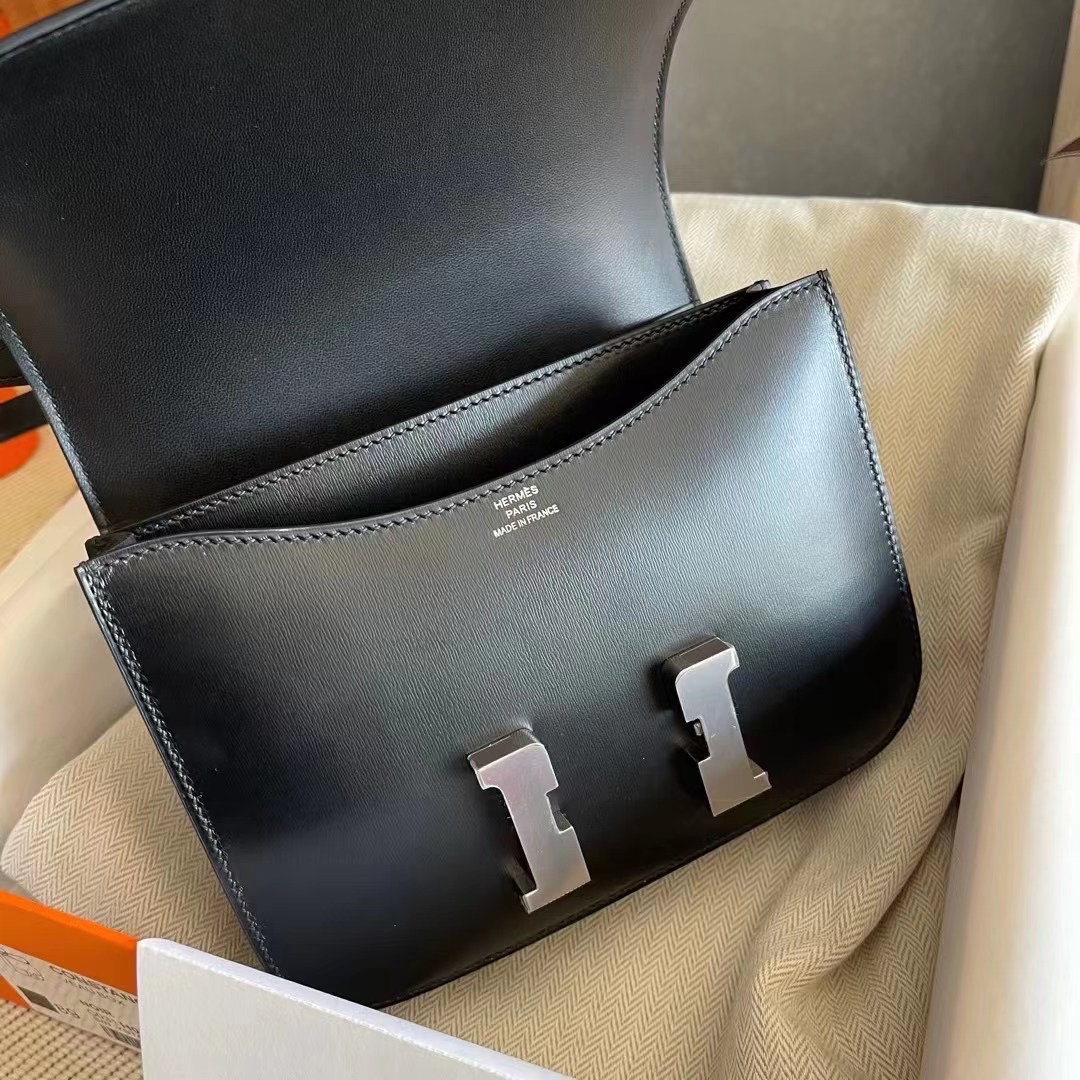 Qatar Al Jumaliyah HM Constance 18cm Box calfskin CC89 Noir PHW