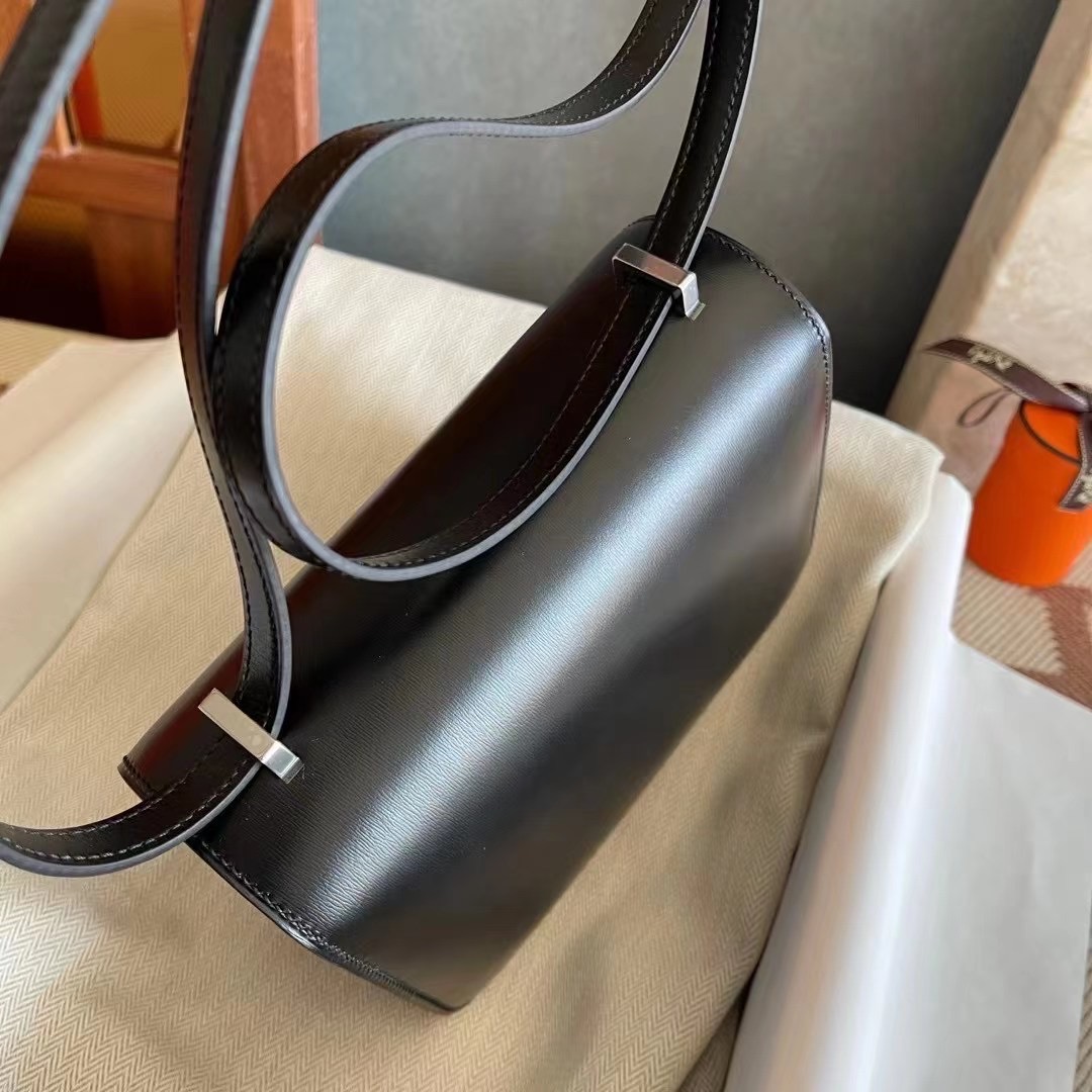 Qatar Al Jumaliyah HM Constance 18cm Box calfskin CC89 Noir PHW