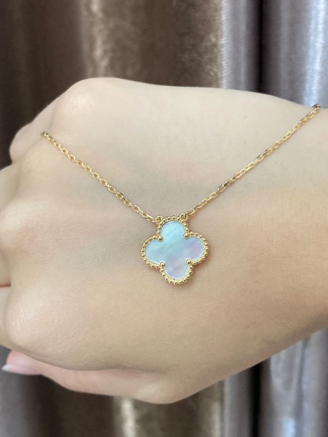 VAN CLEEF & ARPELS PURE ALHAMBRA medium necklace
