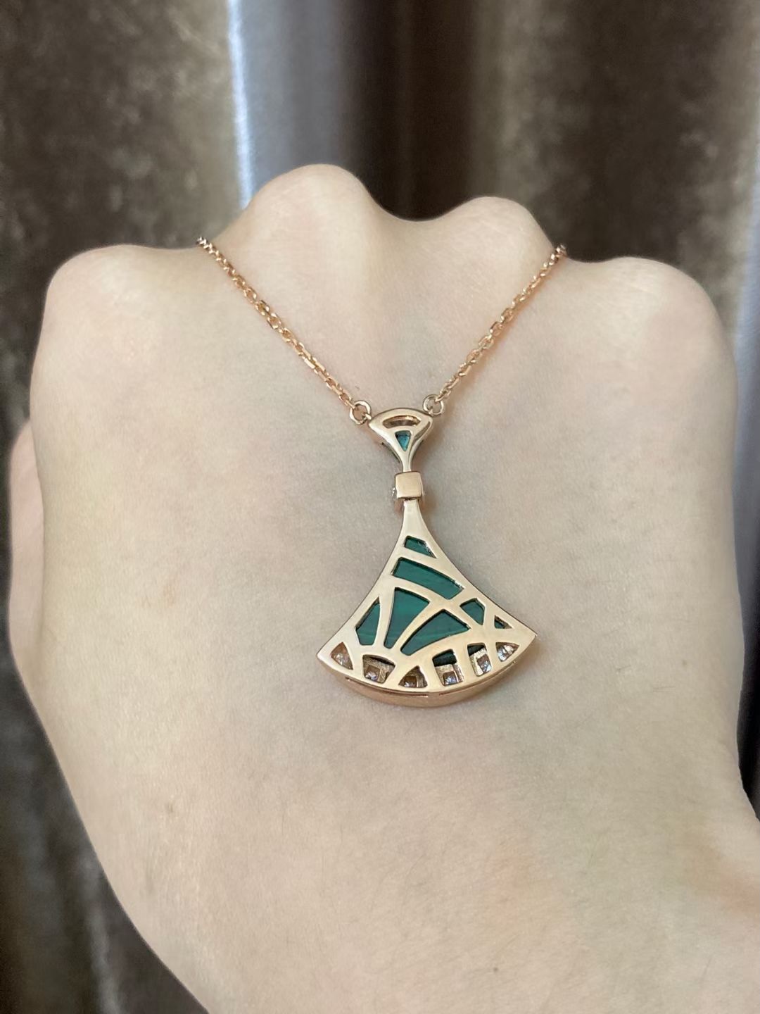 Stone Malachite DIVAS’ DREAM necklace