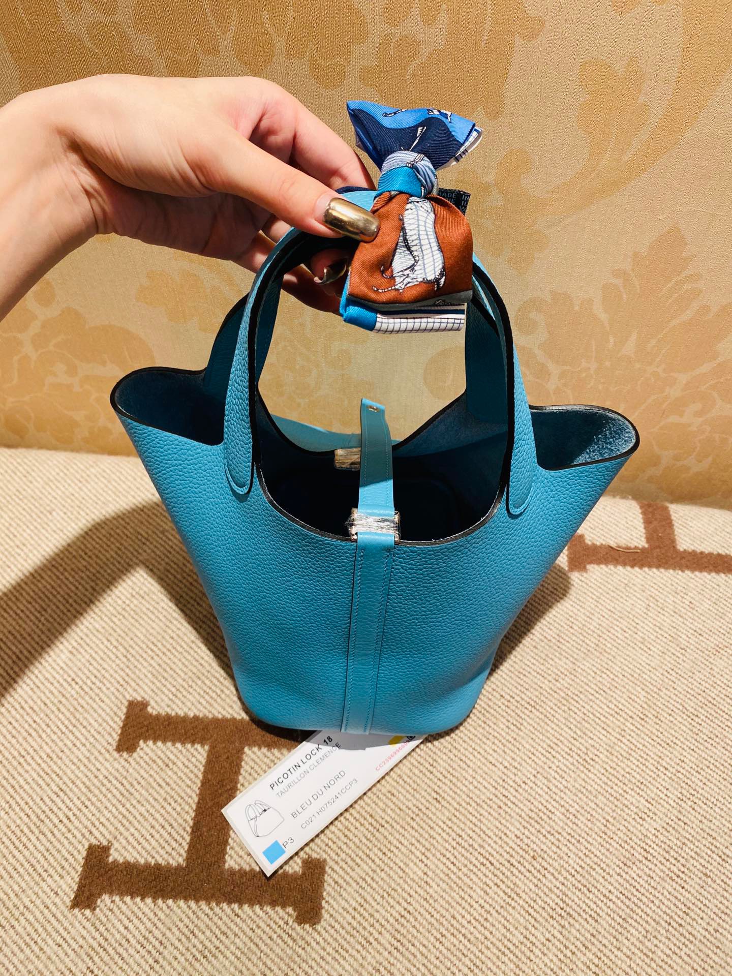 现货 Picotin Lock 18 水桶菜蓝子 P3 Bleu Du Nord  北方蓝 clemence大牛 超级松软舒适哈 漂亮~~ 蝴蝶结不能送 需另付费[调皮]