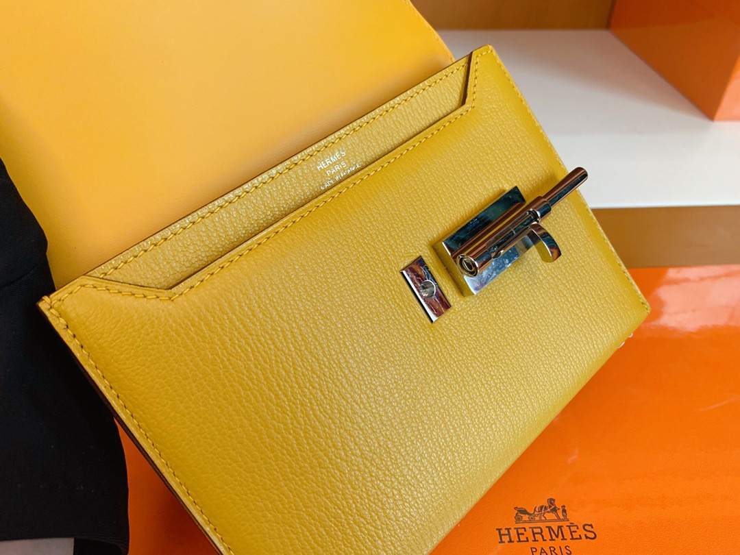 Herems mini VR Chaine bag 小号17 山羊皮 Chevre 9D琥珀黄银扣