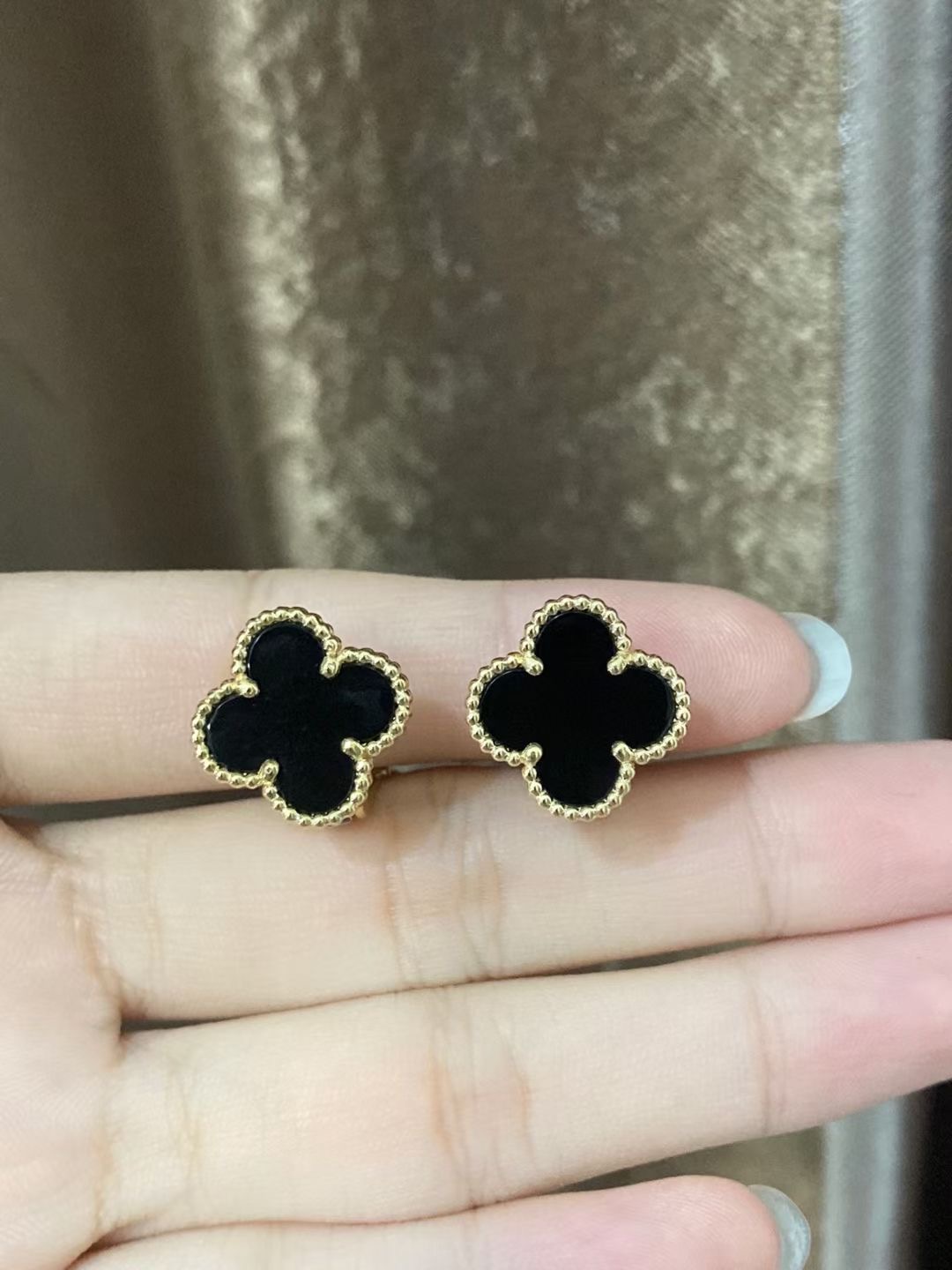 VCA Magic Alhambra 1 motif Earrings