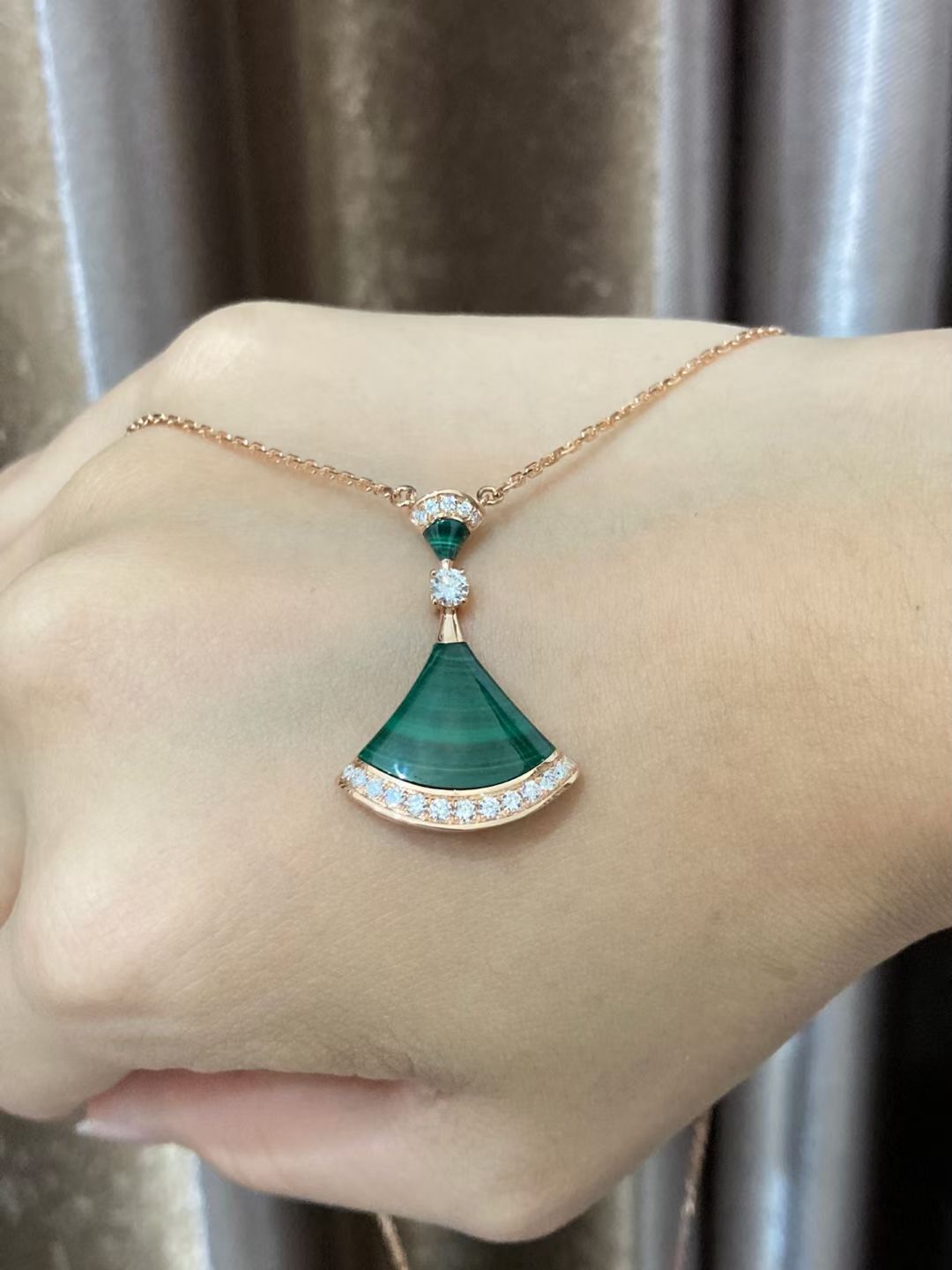 Stone Malachite DIVAS’ DREAM necklace