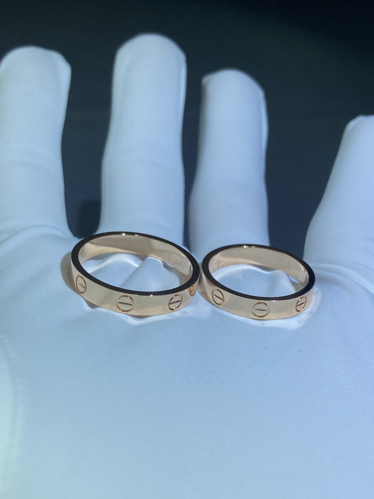 Love Ring 18k Gold